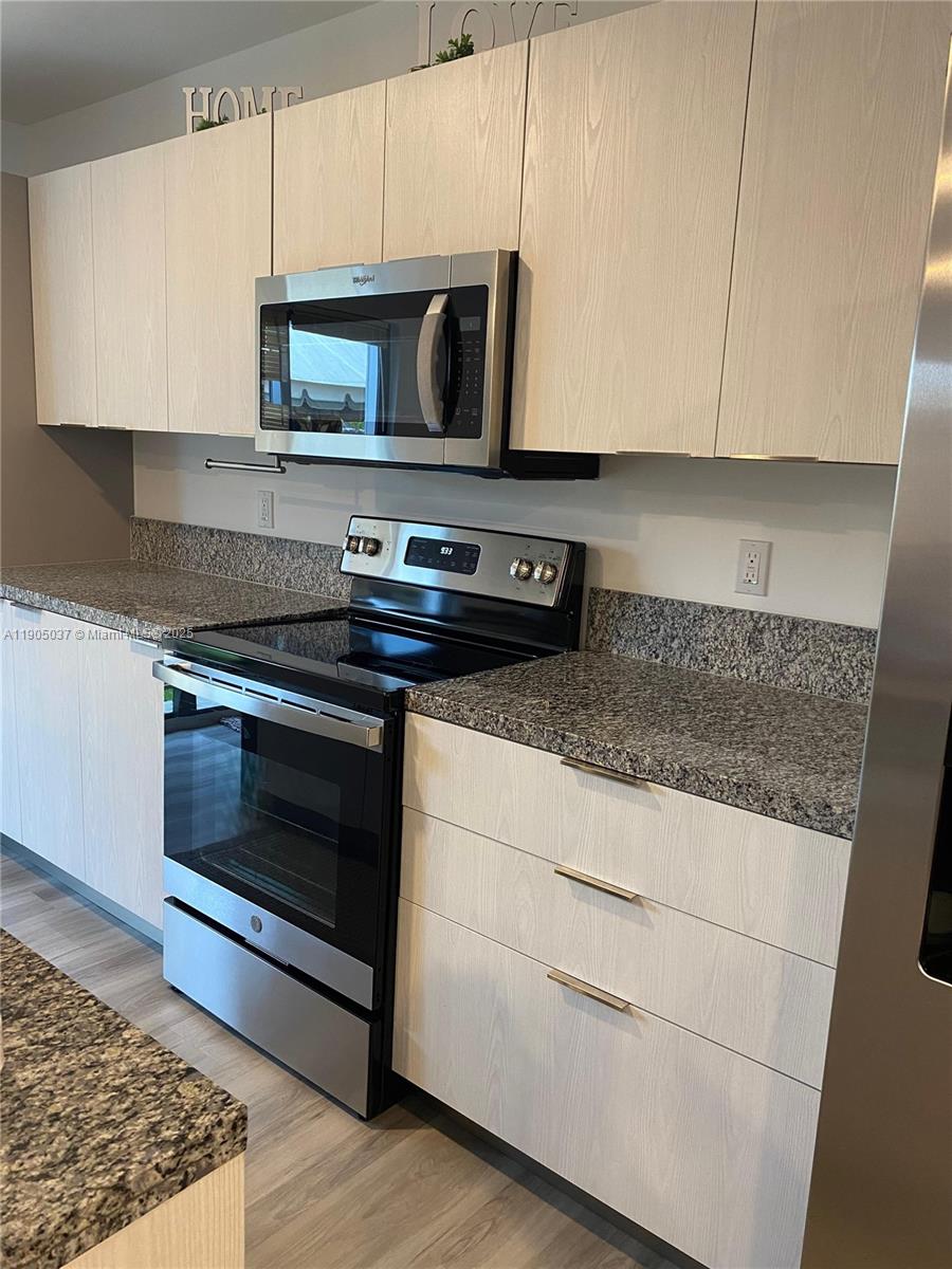 GREEN PARK SUB - Residential Lease