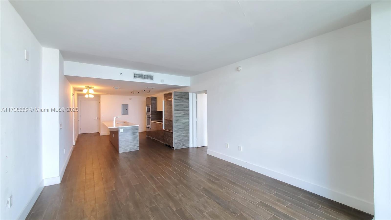 ICON BAY CONDO - Residential Lease