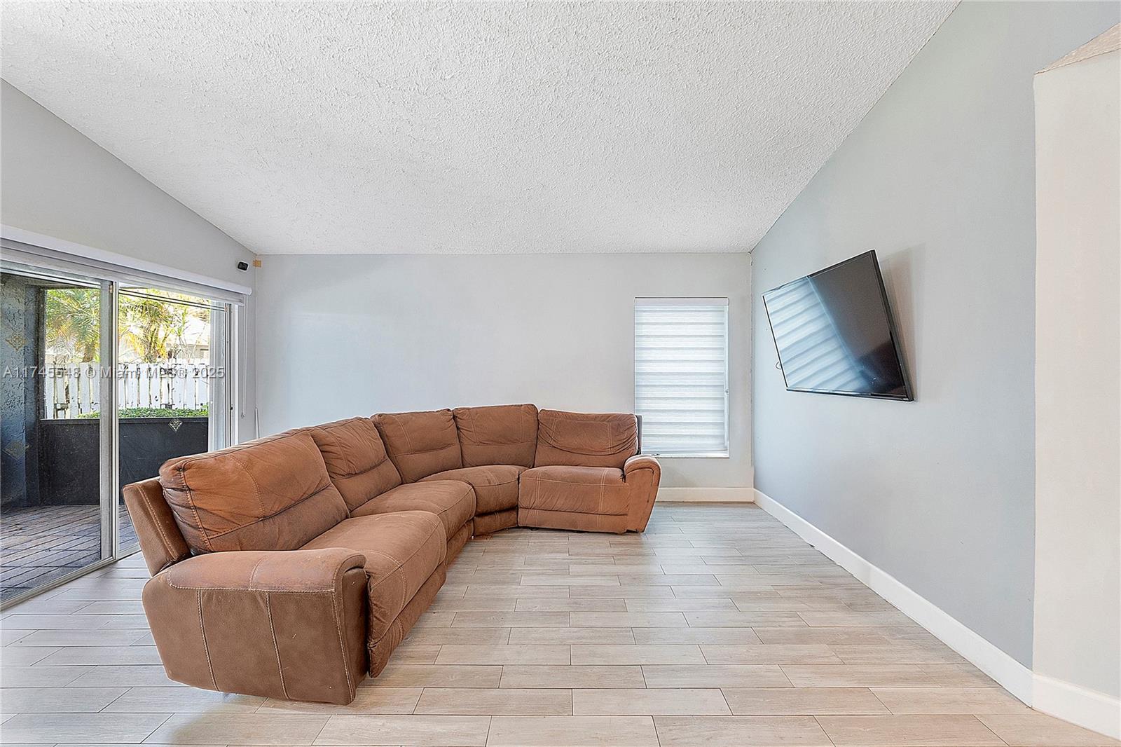JACARANDA PARCEL 608 - Residential