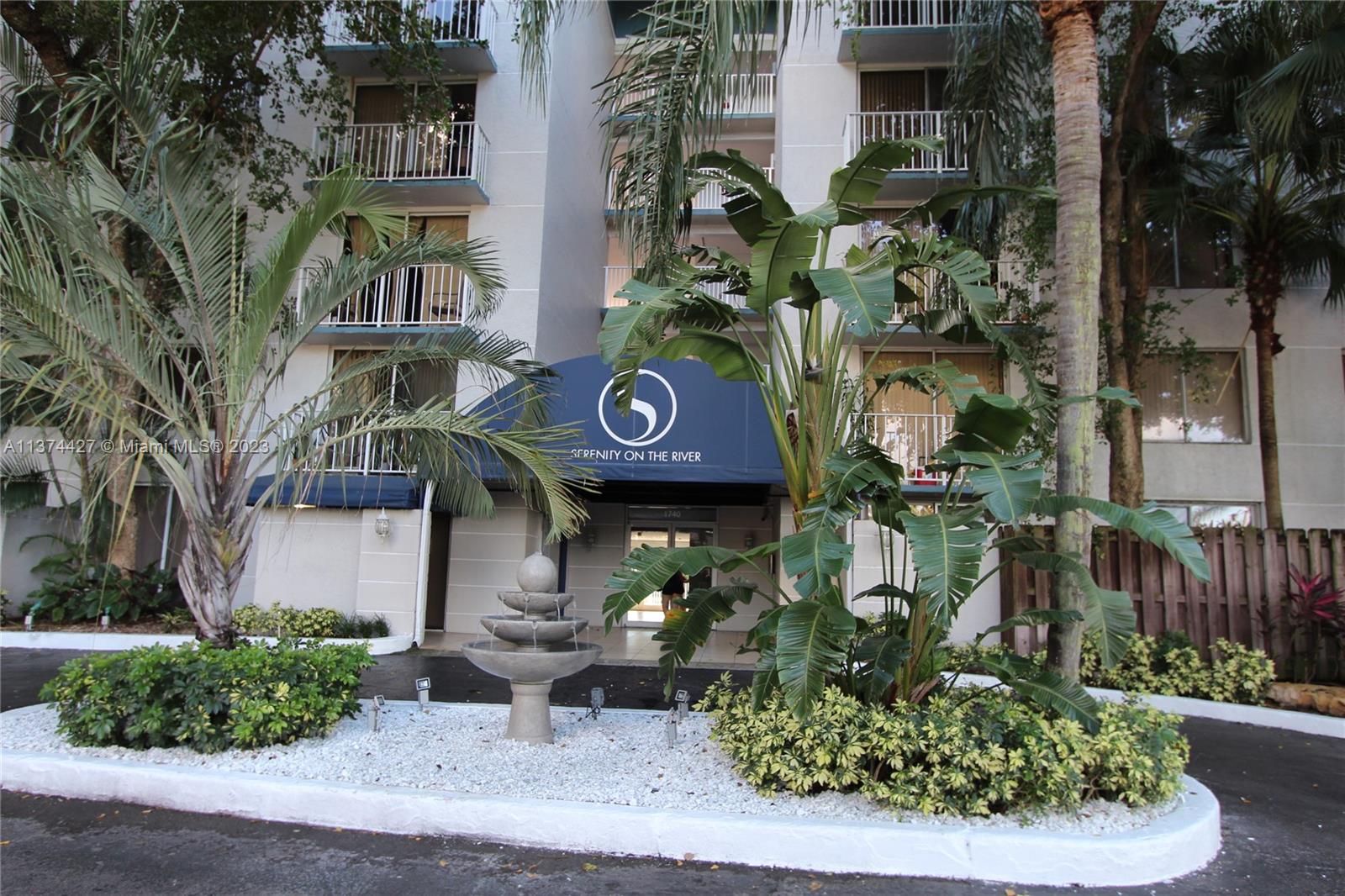 NICE AND SECURE CONDO 1/1 IN EXCELLENT CONDITION, LOCATED IN THE HISTORIC MIAMI RIVER AREA.