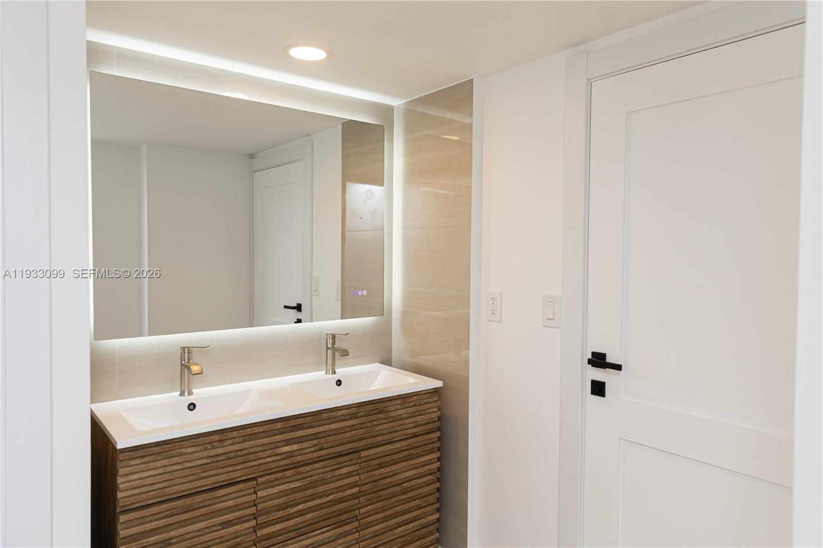 AVENTURA ELDORADO CONDO - Residential