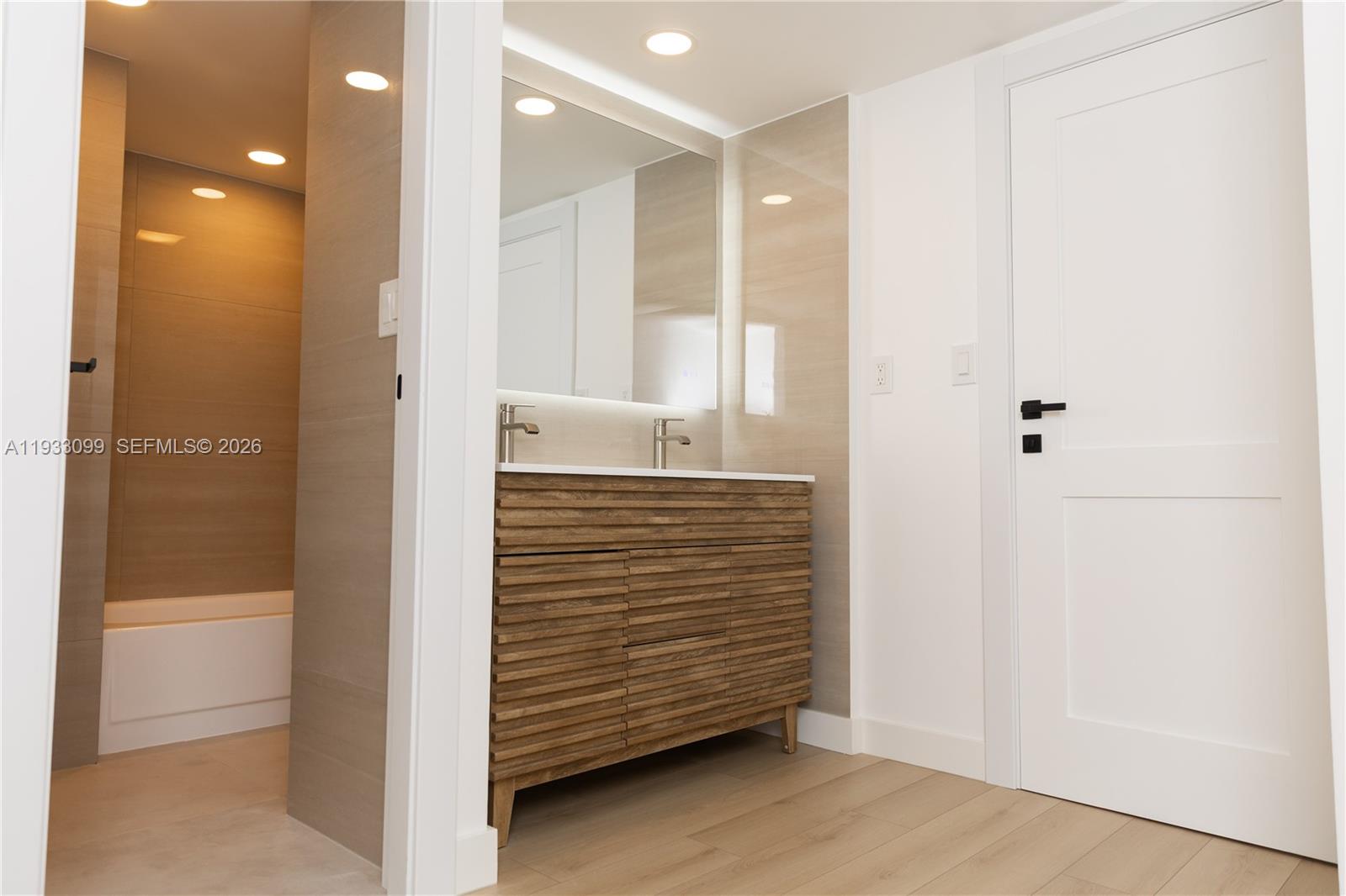 AVENTURA ELDORADO CONDO - Residential