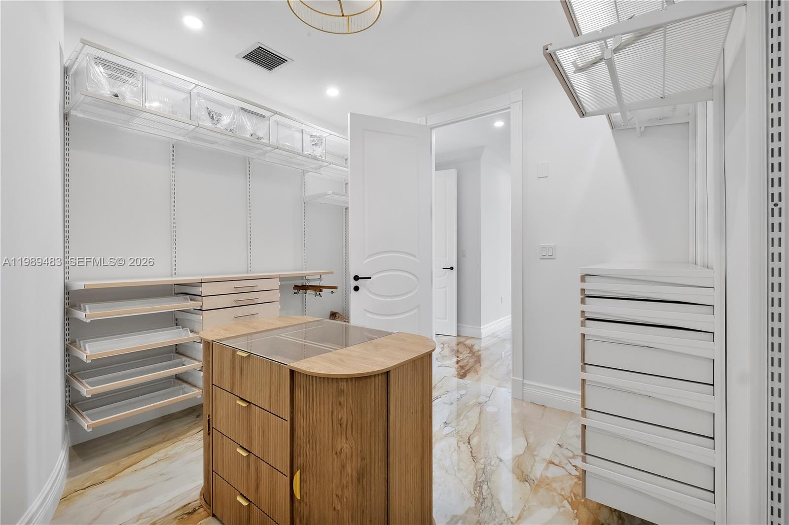 ALTOS DEL MAR NO 5 - Residential