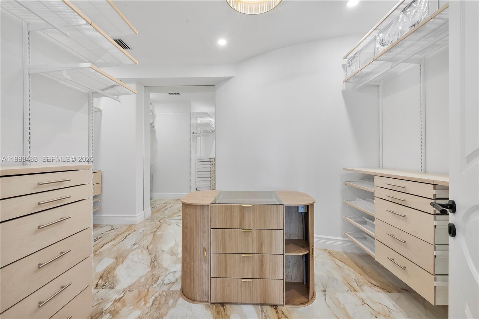 ALTOS DEL MAR NO 5 - Residential