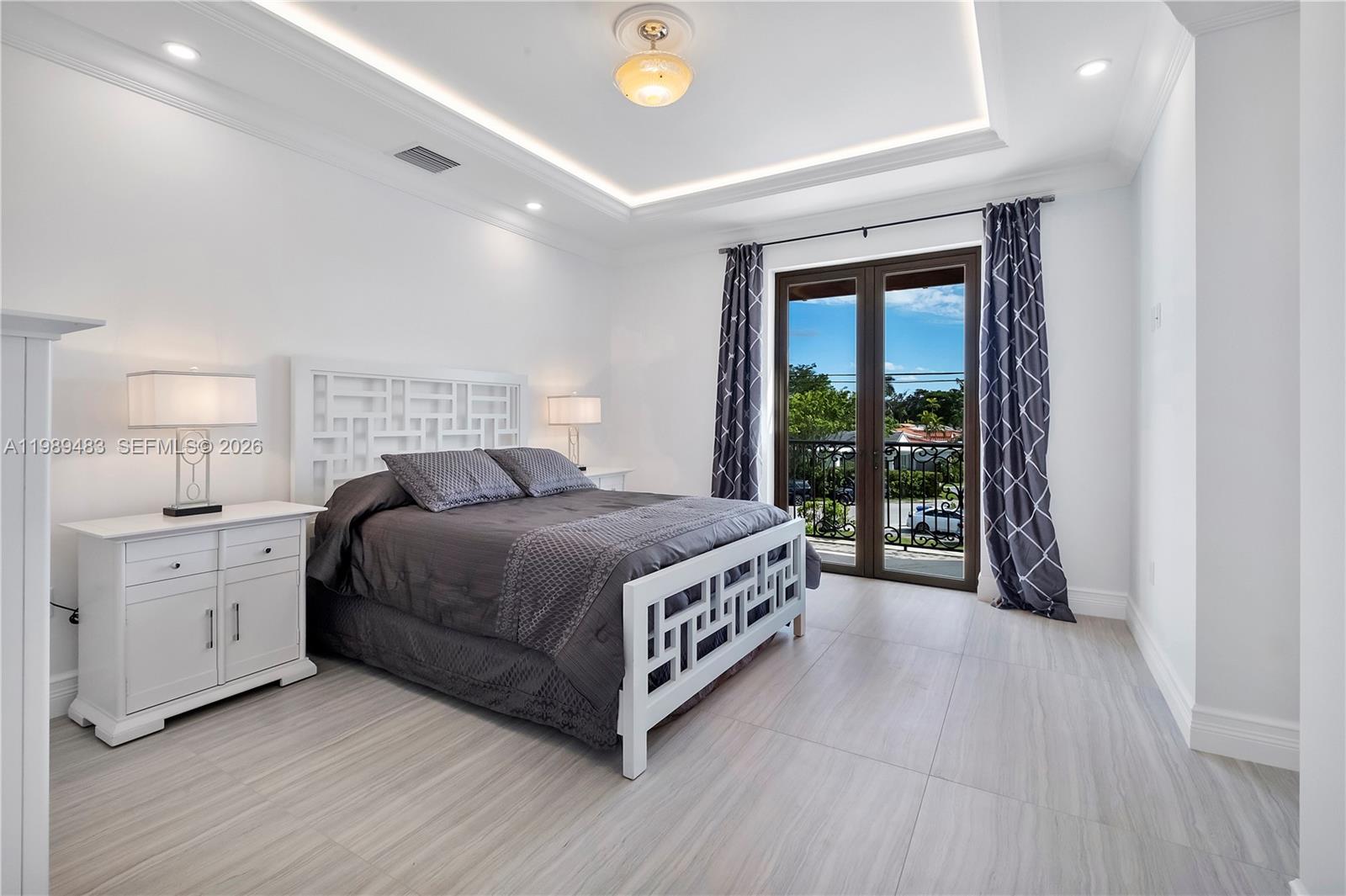 ALTOS DEL MAR NO 5 - Residential