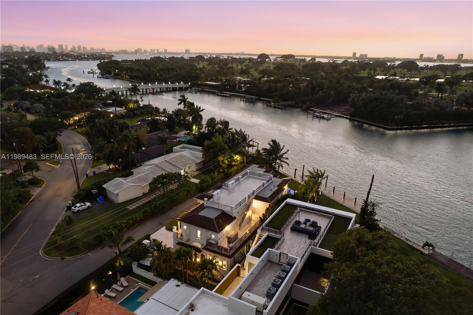 919 92nd St, Surfside, FL, 33154/$16,150,000 4 919 92nd St