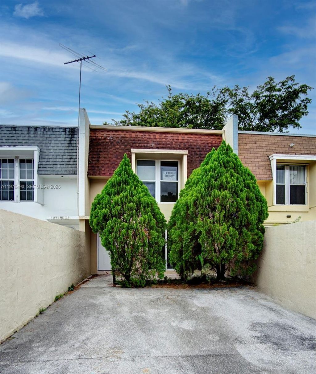 Photo of 6252 Highland Ct, North Lauderdale, FL 33068 (MLS # A11979490)