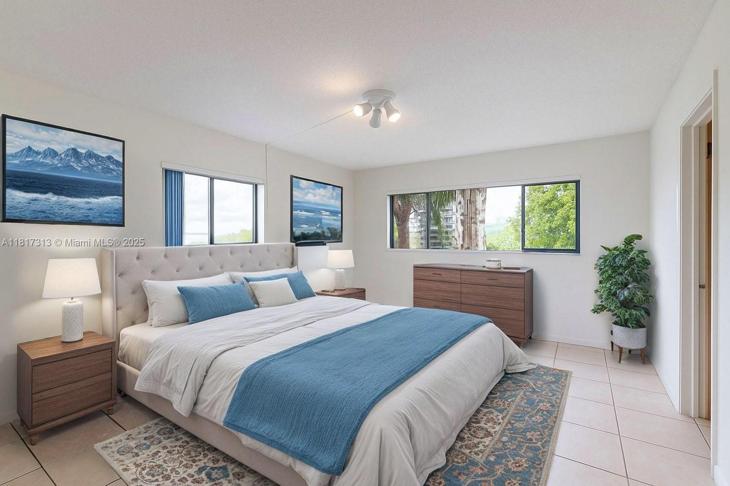 HORIZONS WEST CONDO #2 - Residential