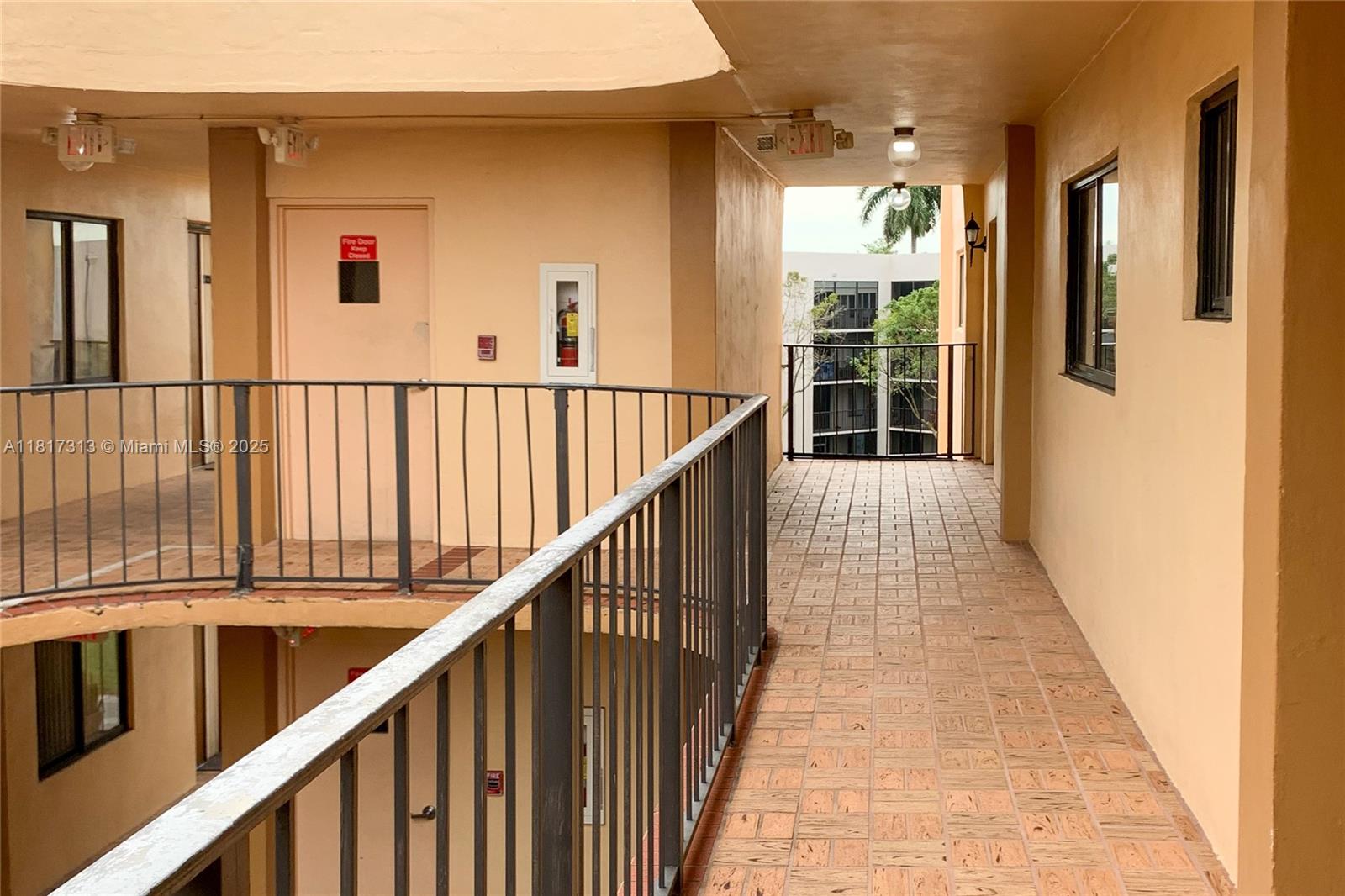 HORIZONS WEST CONDO #2 - Residential