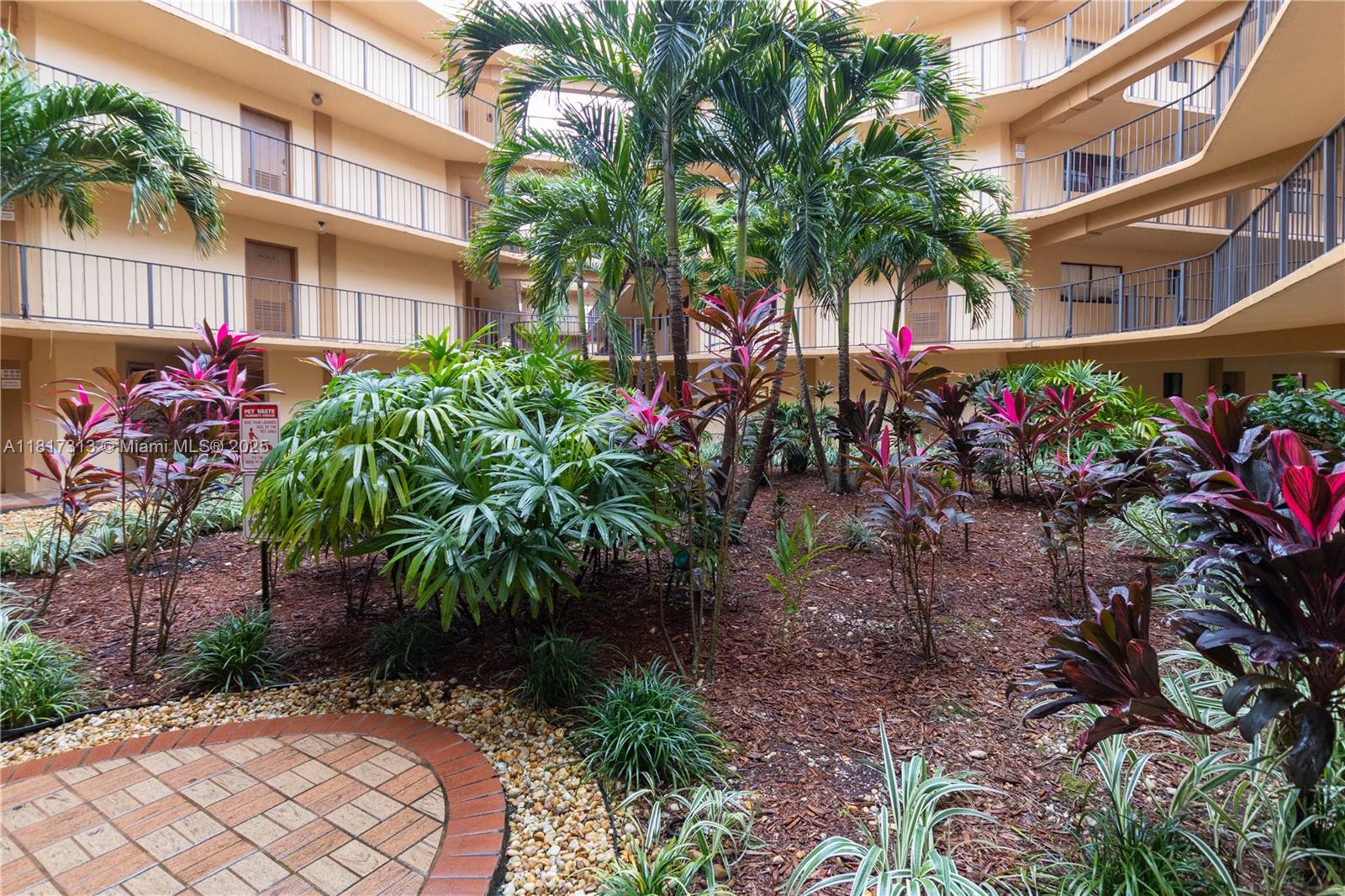 HORIZONS WEST CONDO #2 - Residential