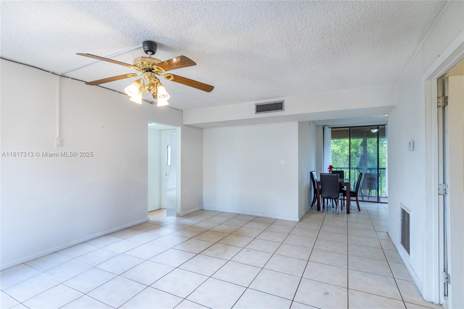HORIZONS WEST CONDO #2 - Residential