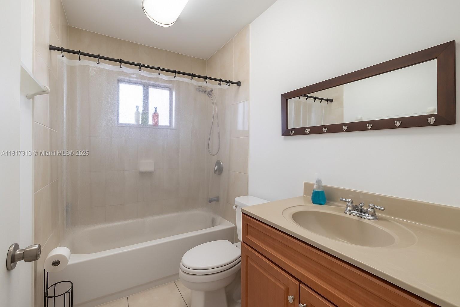HORIZONS WEST CONDO #2 - Residential
