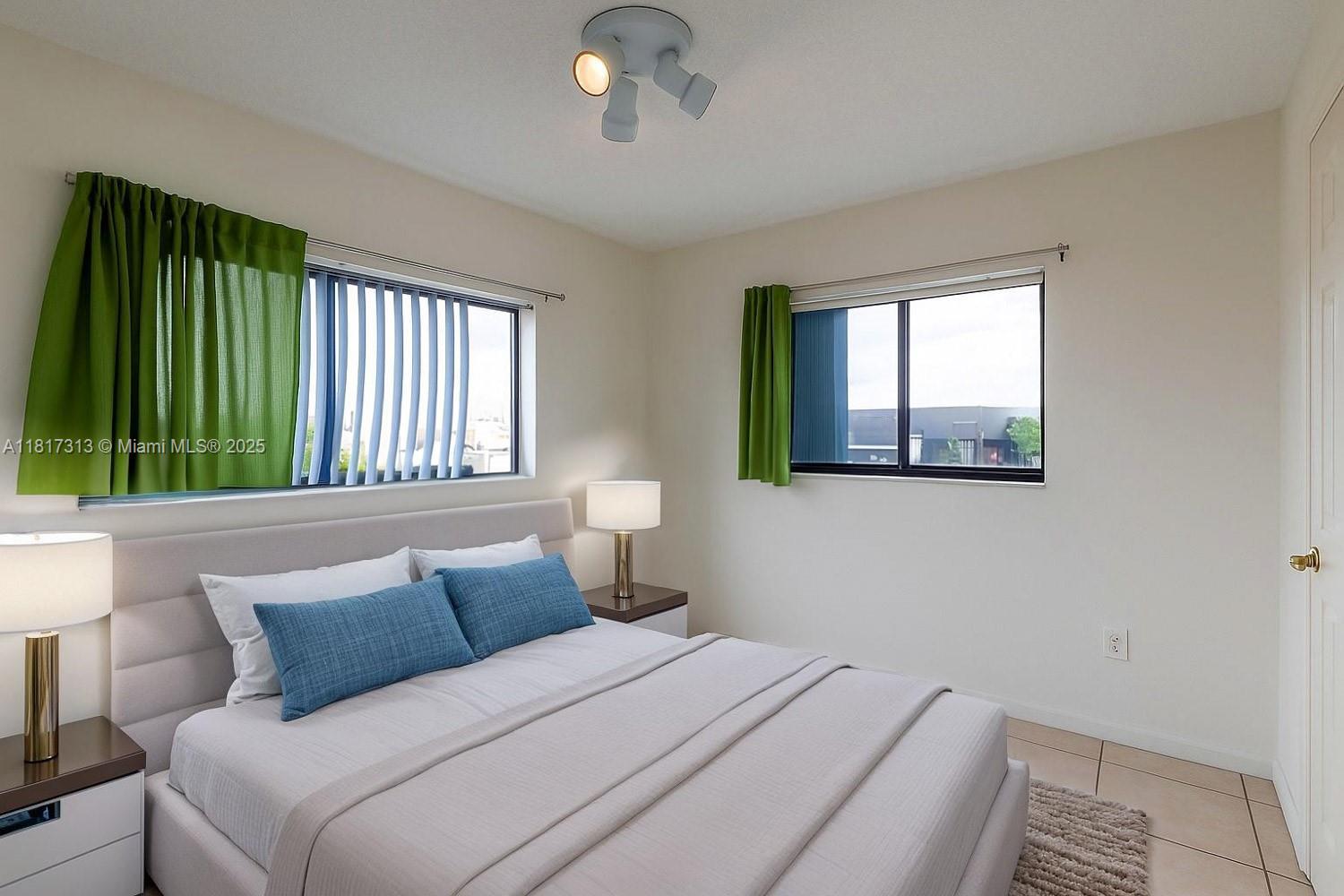 HORIZONS WEST CONDO #2 - Residential