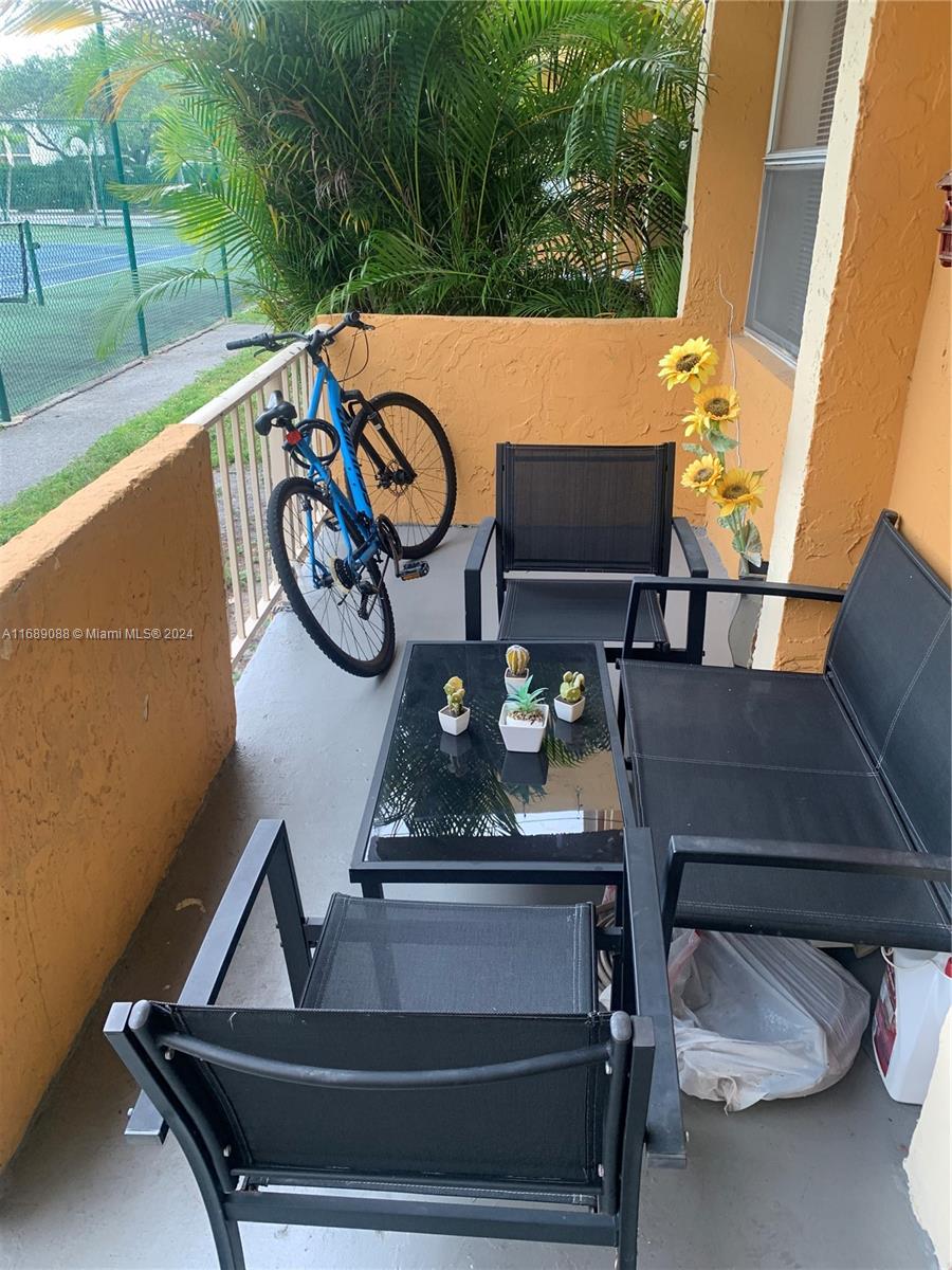 VENETIAN GARDENS AT COUNT - Residential