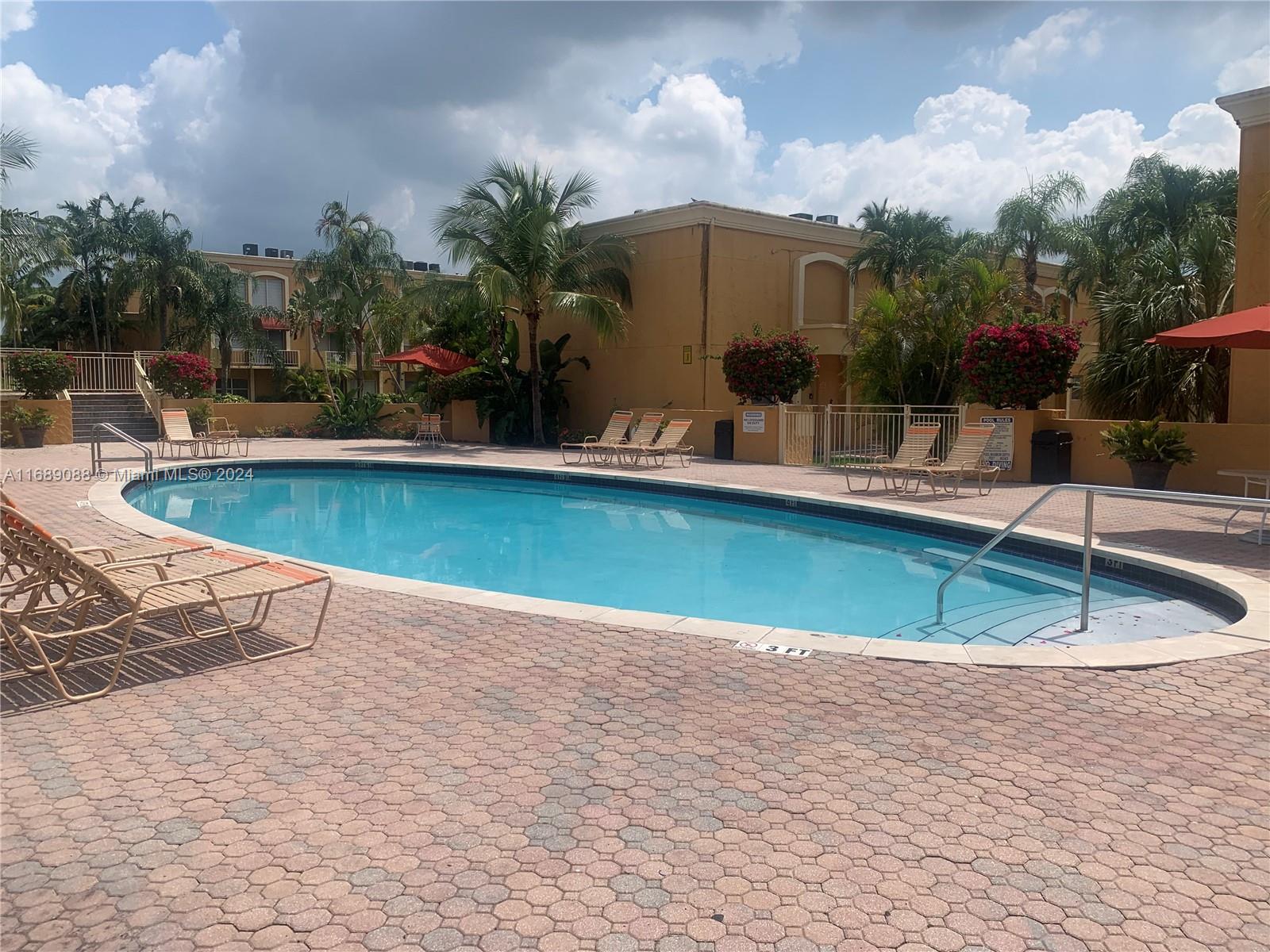 VENETIAN GARDENS AT COUNT - Residential