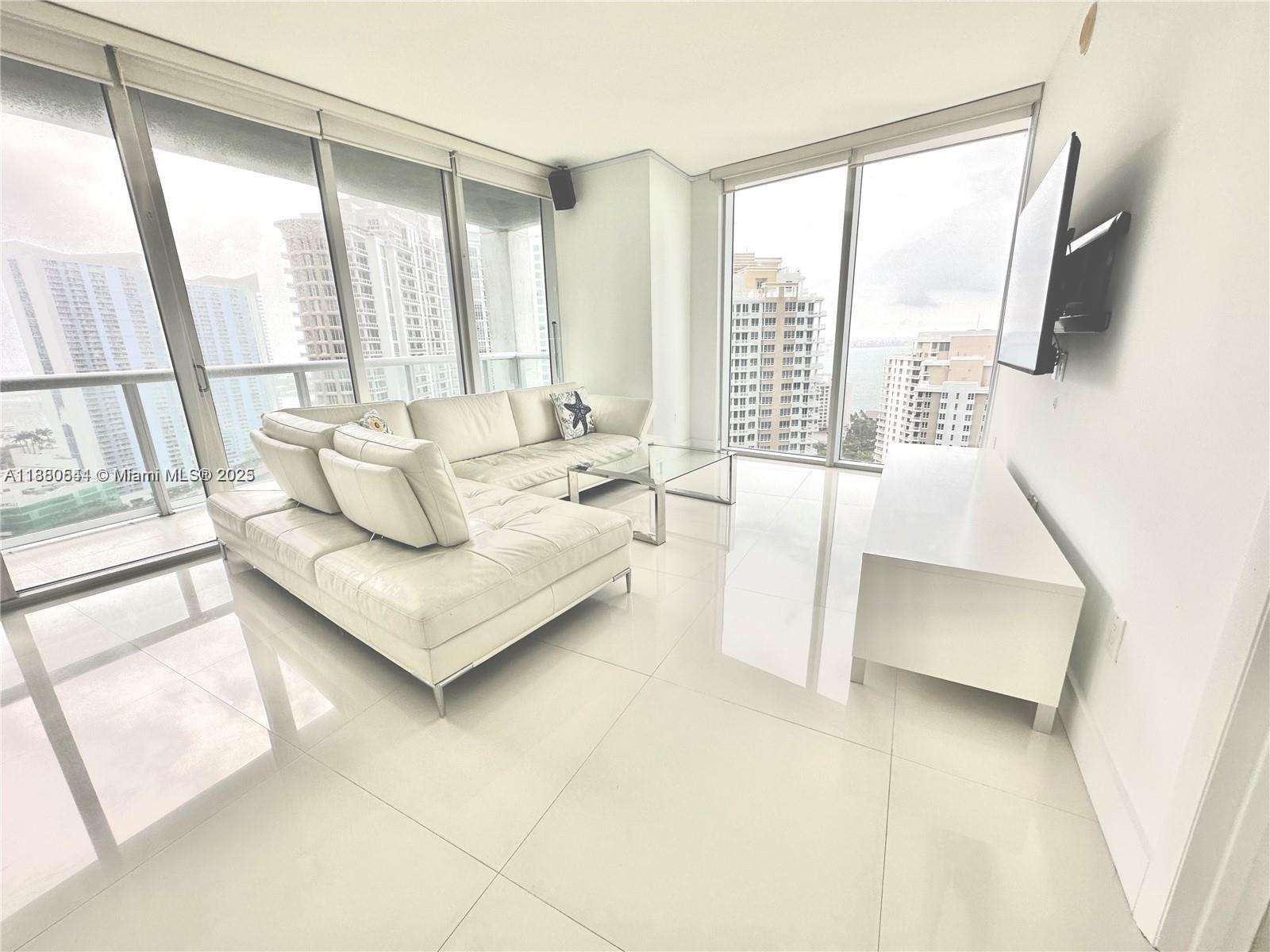 495 Brickell Ave 2702