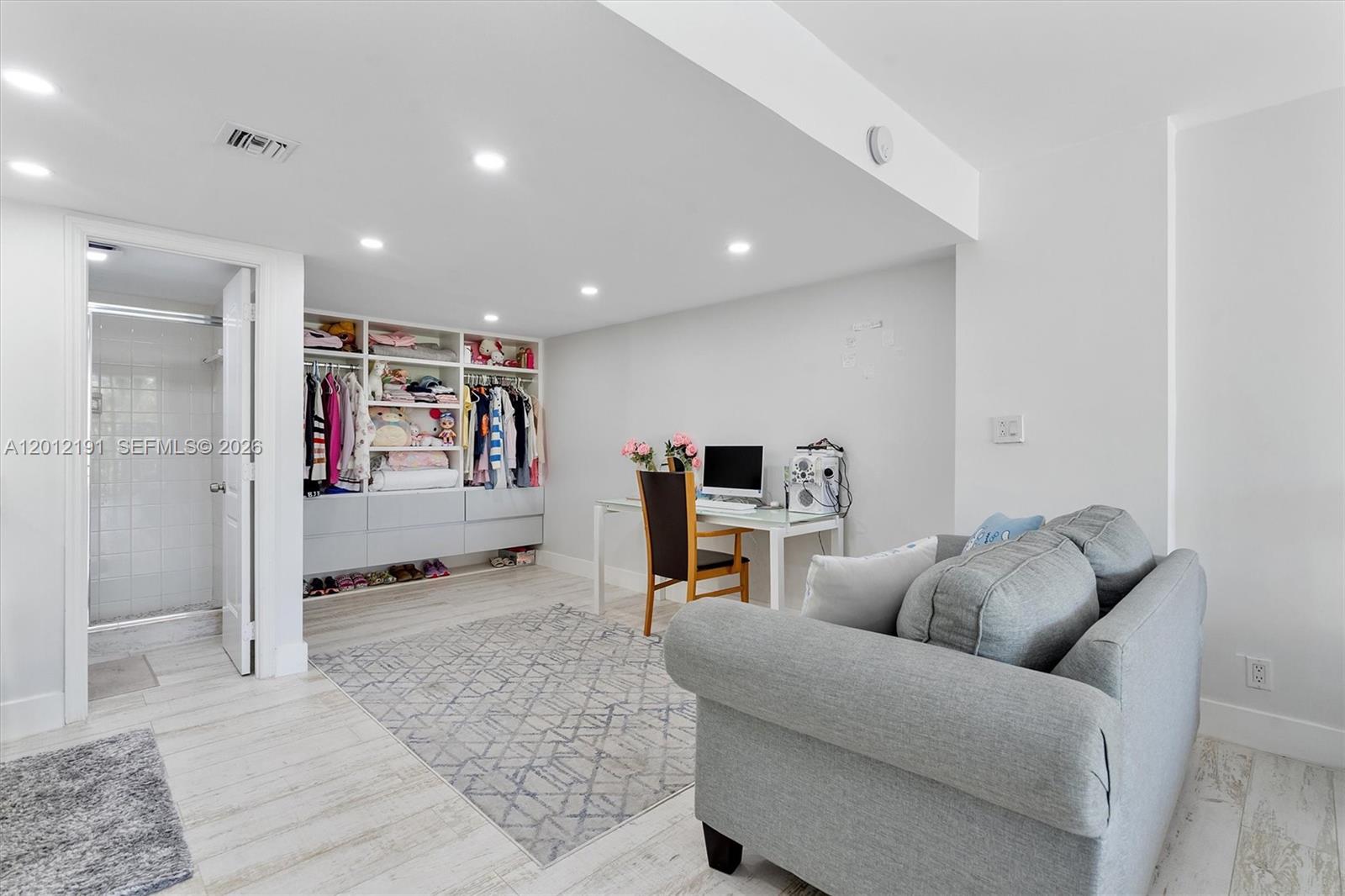 CORONADO CONDO- TOWER II - Residential