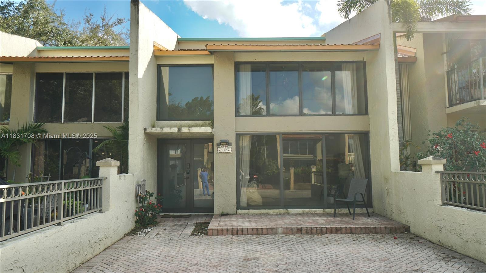 741 E Coco Plum Cir 2