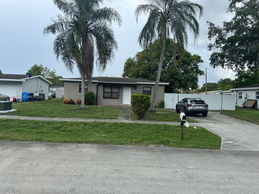 Beautiful 3 Bedrooms 2 baths with living room and dining area, spacious bedrooms, laundry space and a screened back patio.. close to Hallandale Beach Blvd.  shops, restaurants, supermarkets, shopping plazas and more. Just minutes from I-95  Schedule you showing today!