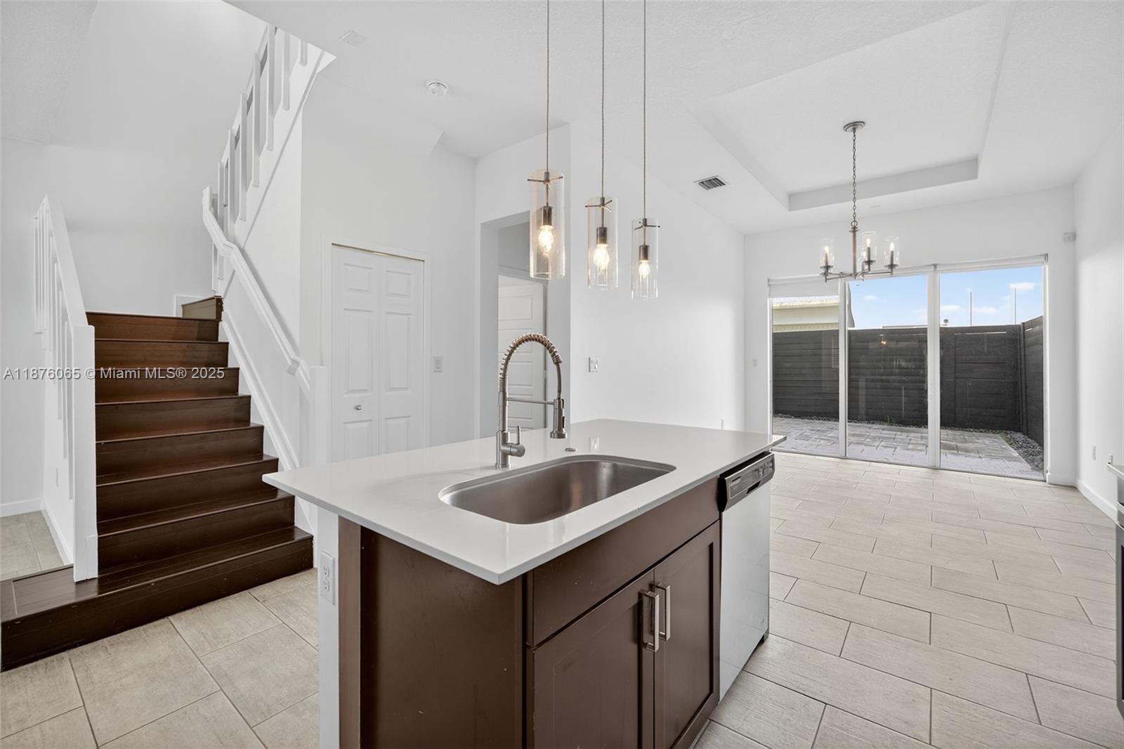 VENETIAN PARC - Residential