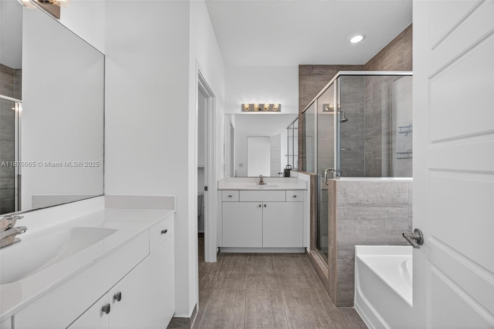 VENETIAN PARC - Residential