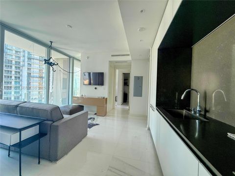 300 Biscayne Boulevard Way 3308W Miami FL 33131