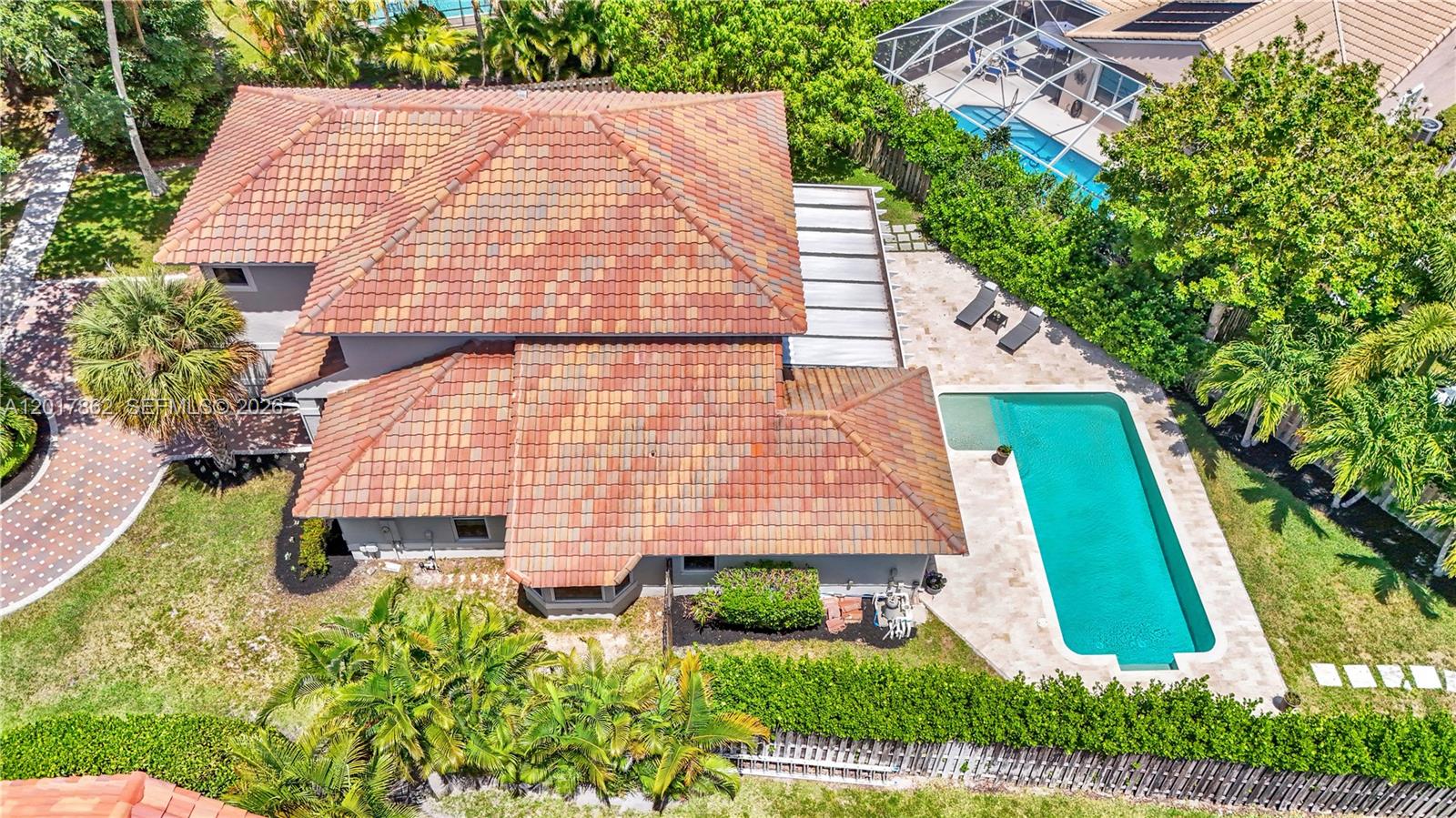 EMBASSY LAKES - Residential