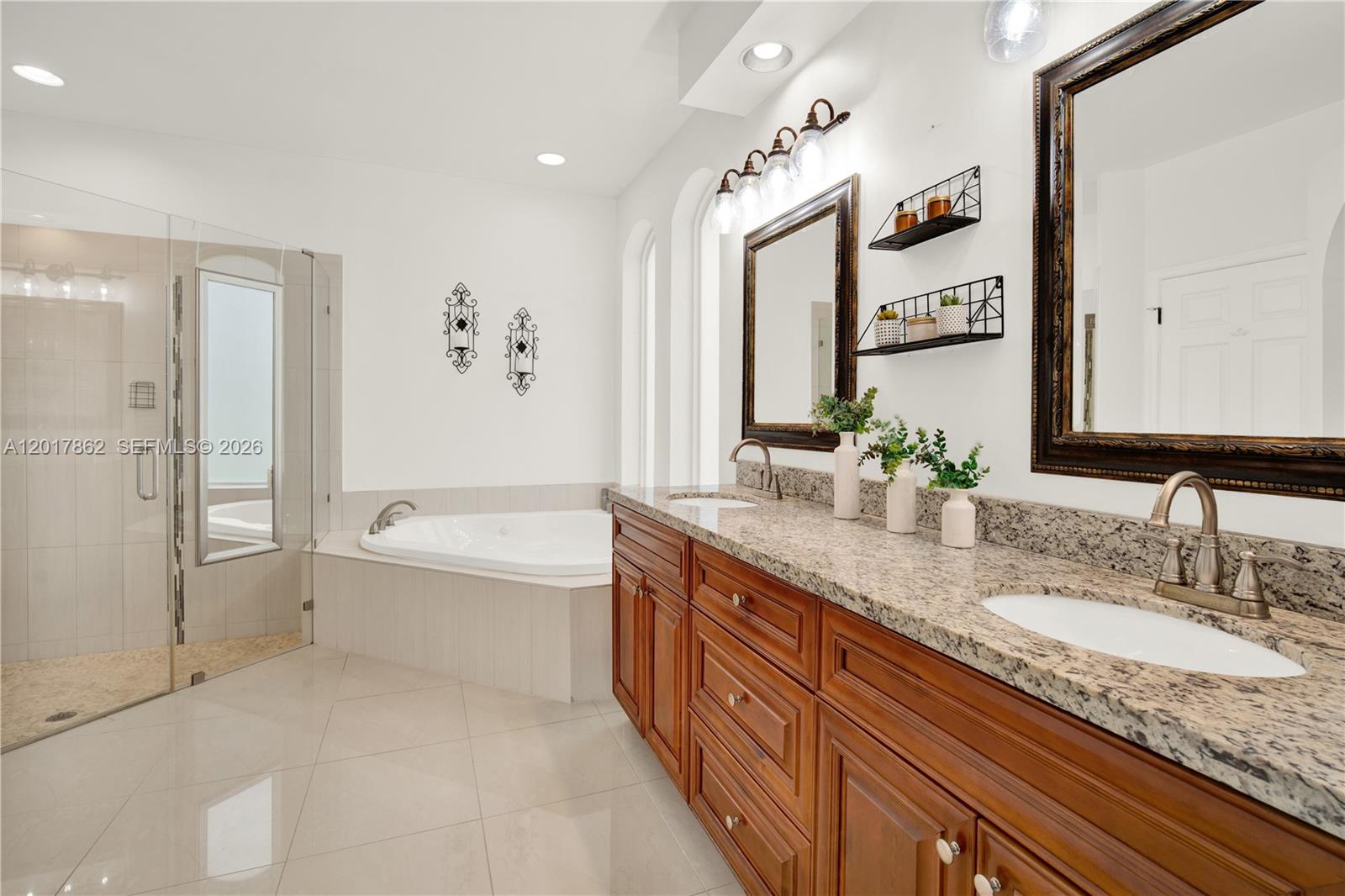 EMBASSY LAKES - Residential