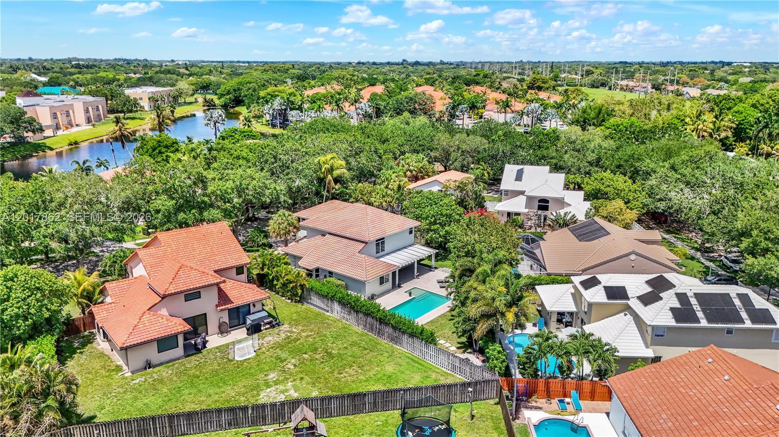 EMBASSY LAKES - Residential