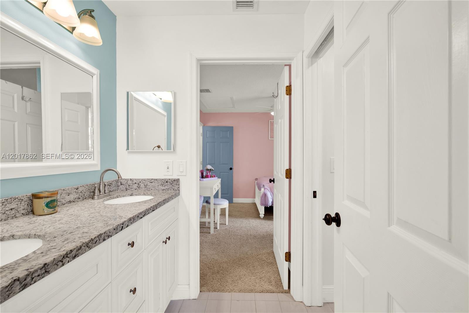 EMBASSY LAKES - Residential