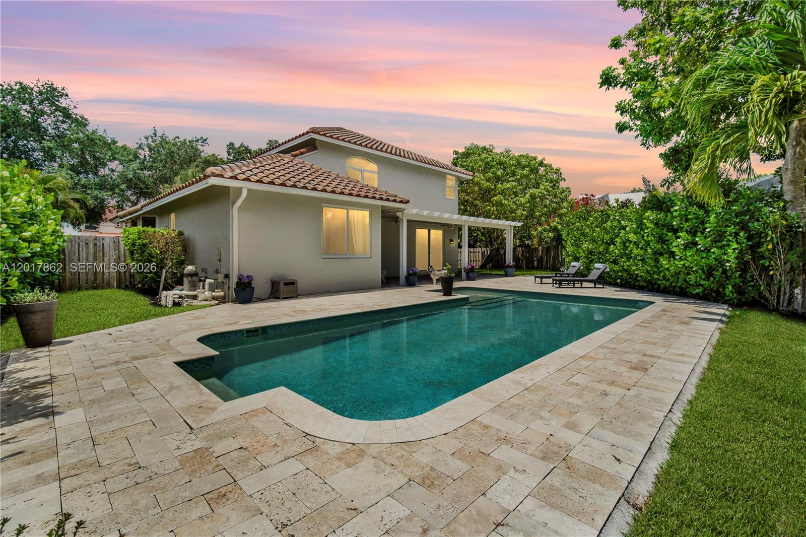 EMBASSY LAKES - Residential