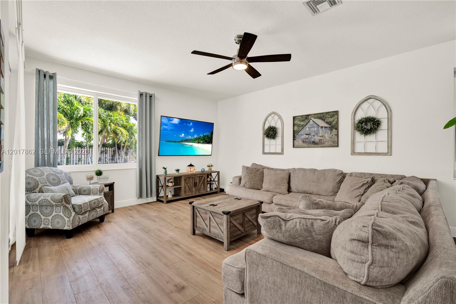 EMBASSY LAKES - Residential