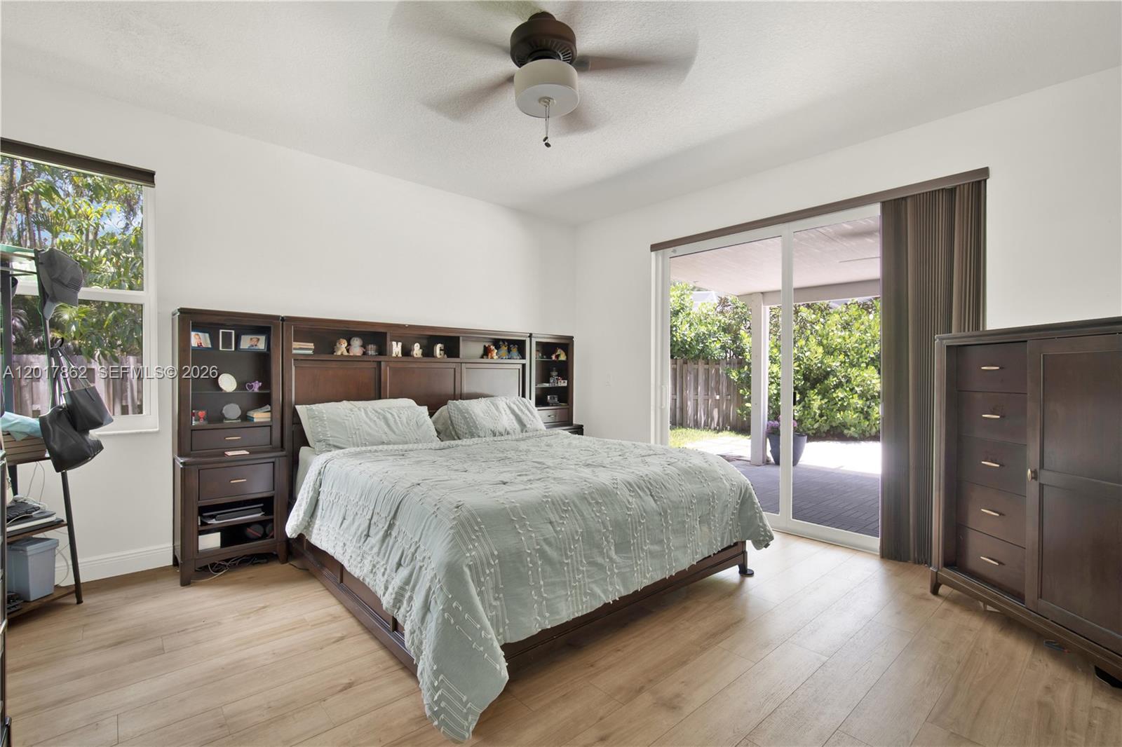 EMBASSY LAKES - Residential