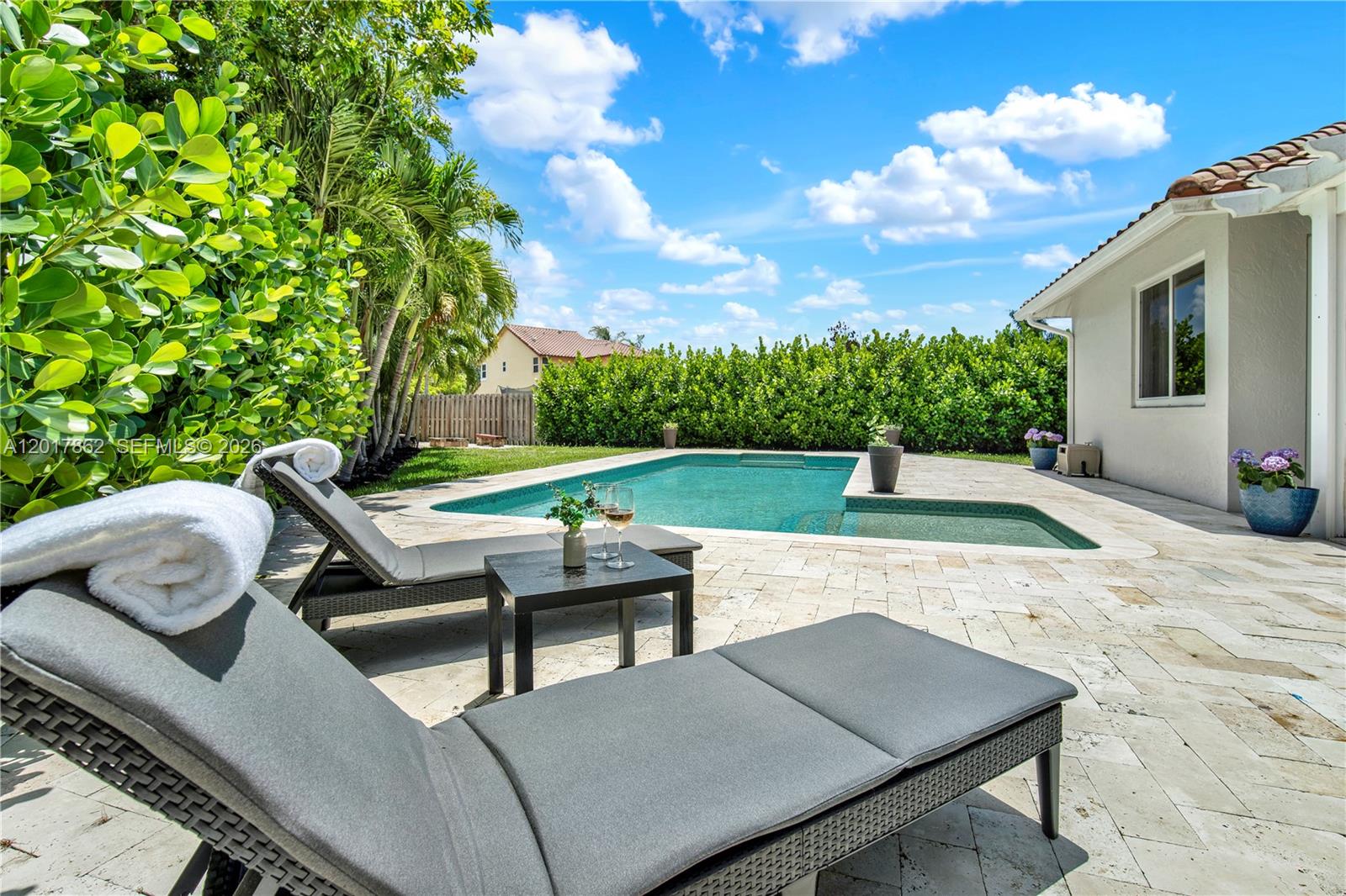 EMBASSY LAKES - Residential