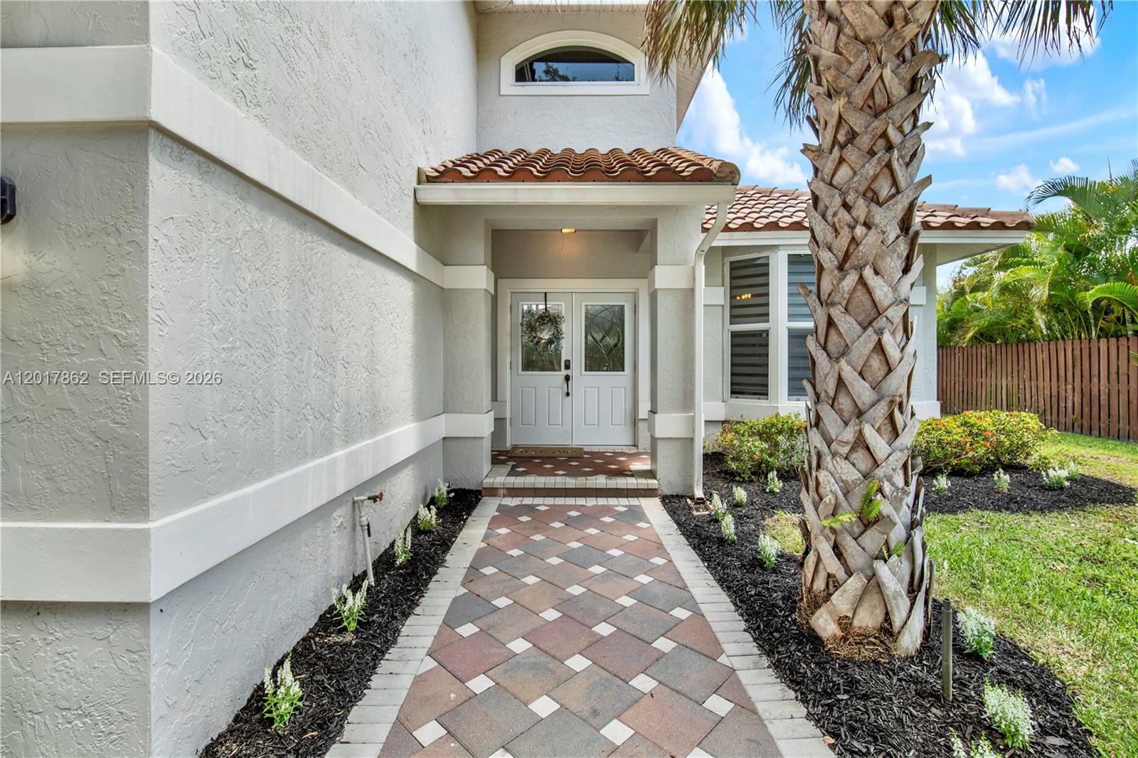 EMBASSY LAKES - Residential