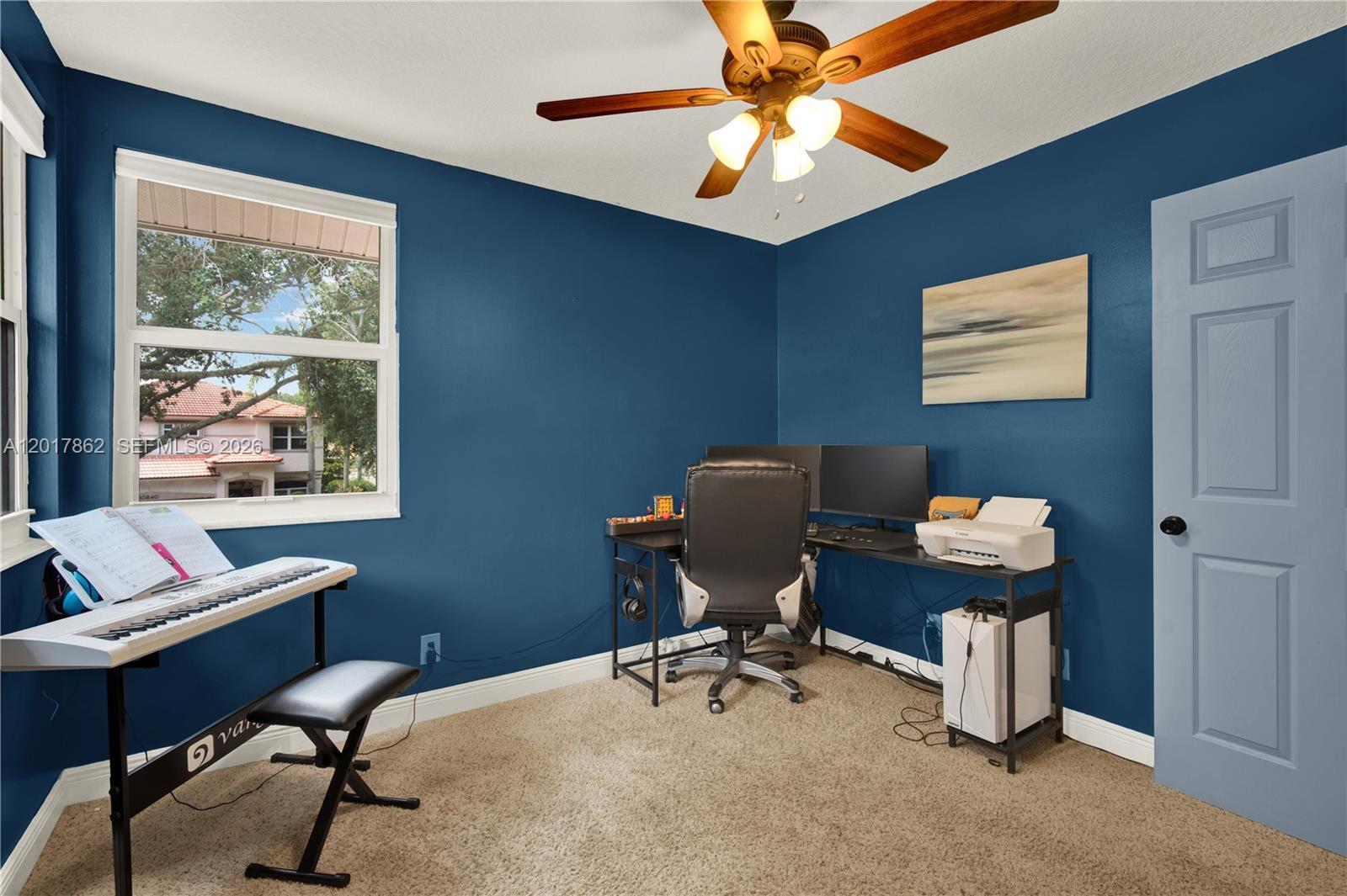 EMBASSY LAKES - Residential
