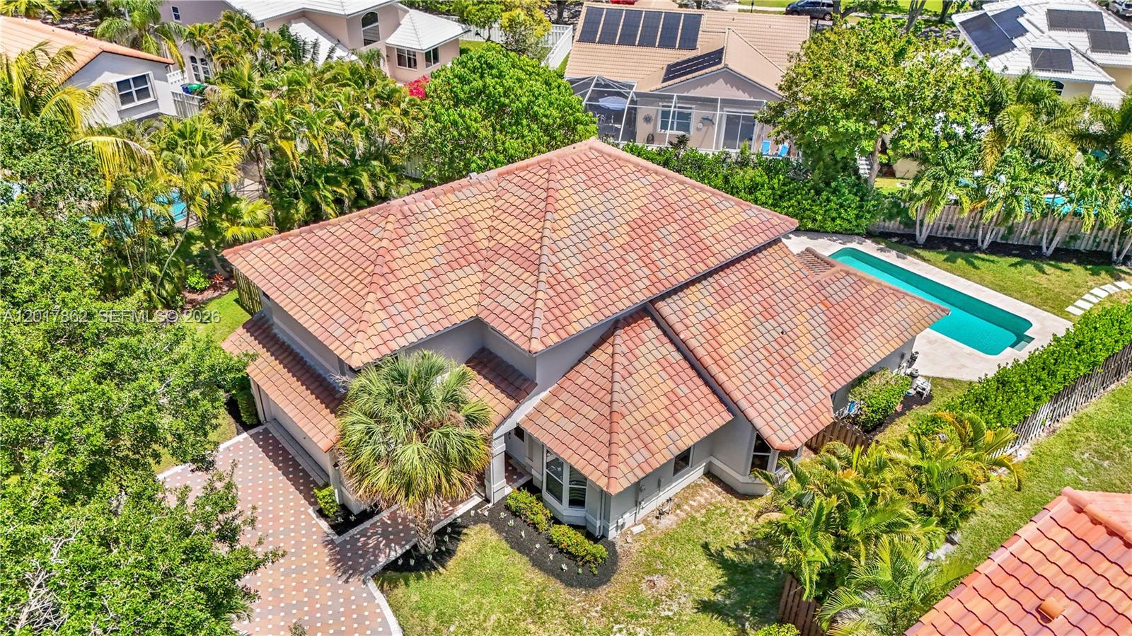 EMBASSY LAKES - Residential