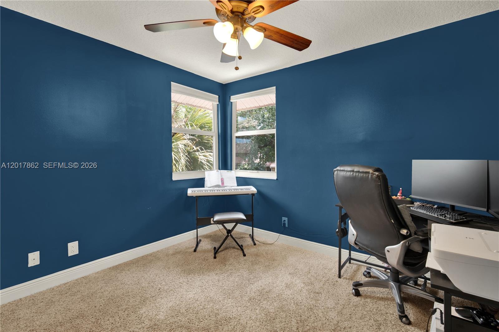 EMBASSY LAKES - Residential