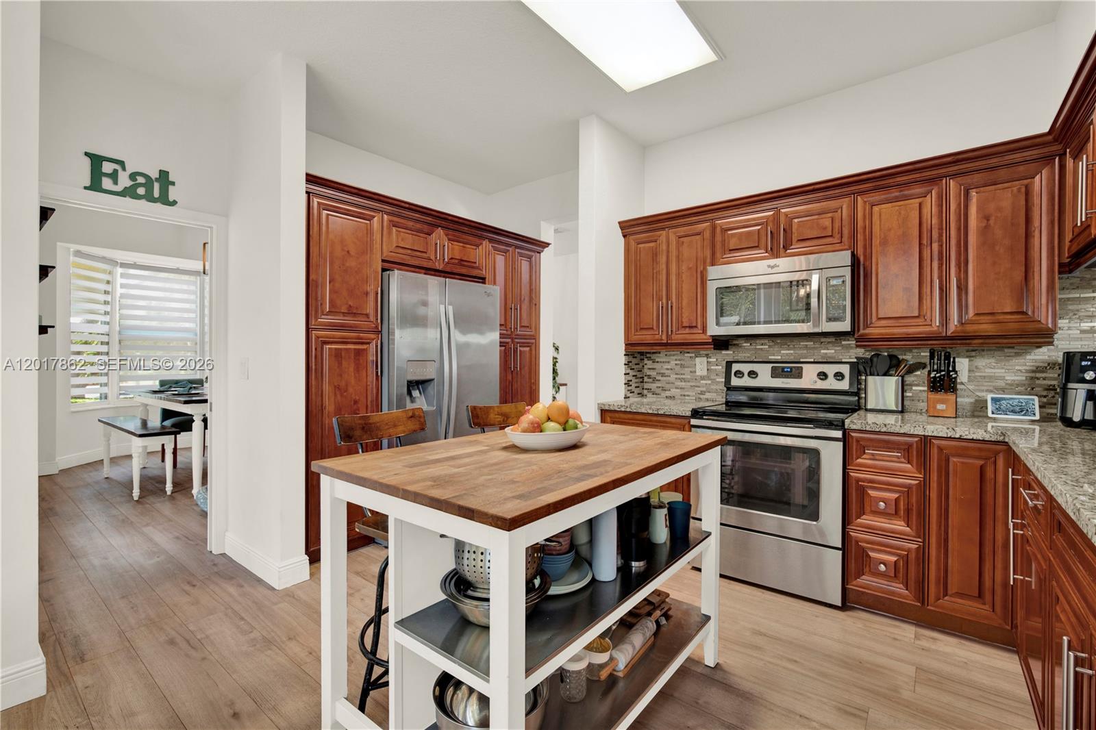 EMBASSY LAKES - Residential