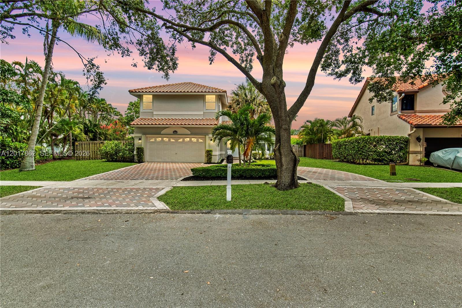 EMBASSY LAKES - Residential