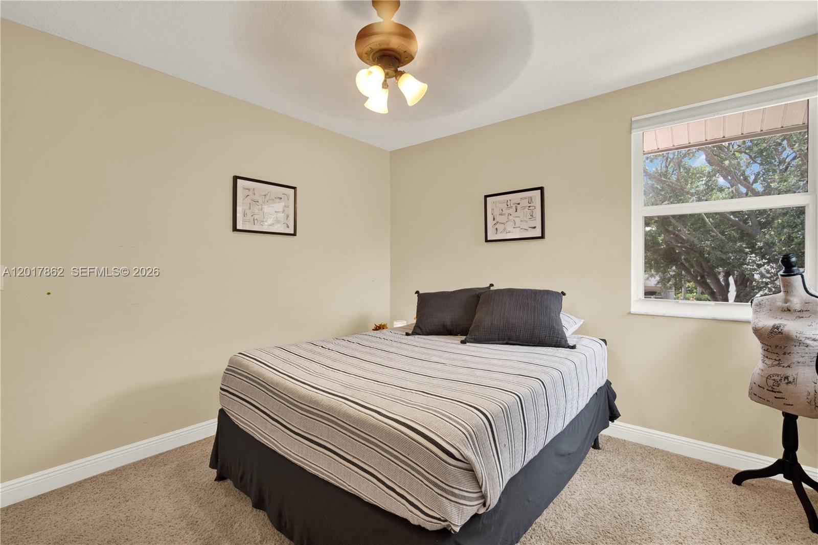 EMBASSY LAKES - Residential