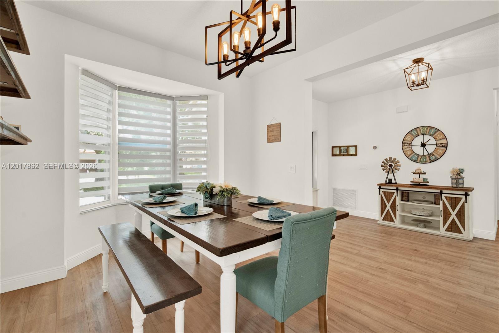 EMBASSY LAKES - Residential