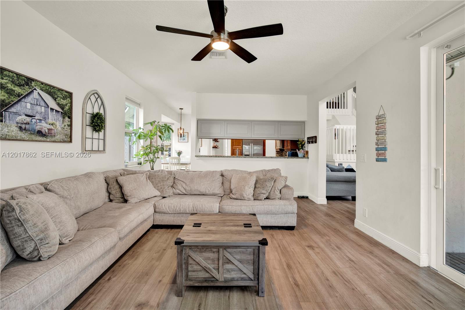 EMBASSY LAKES - Residential