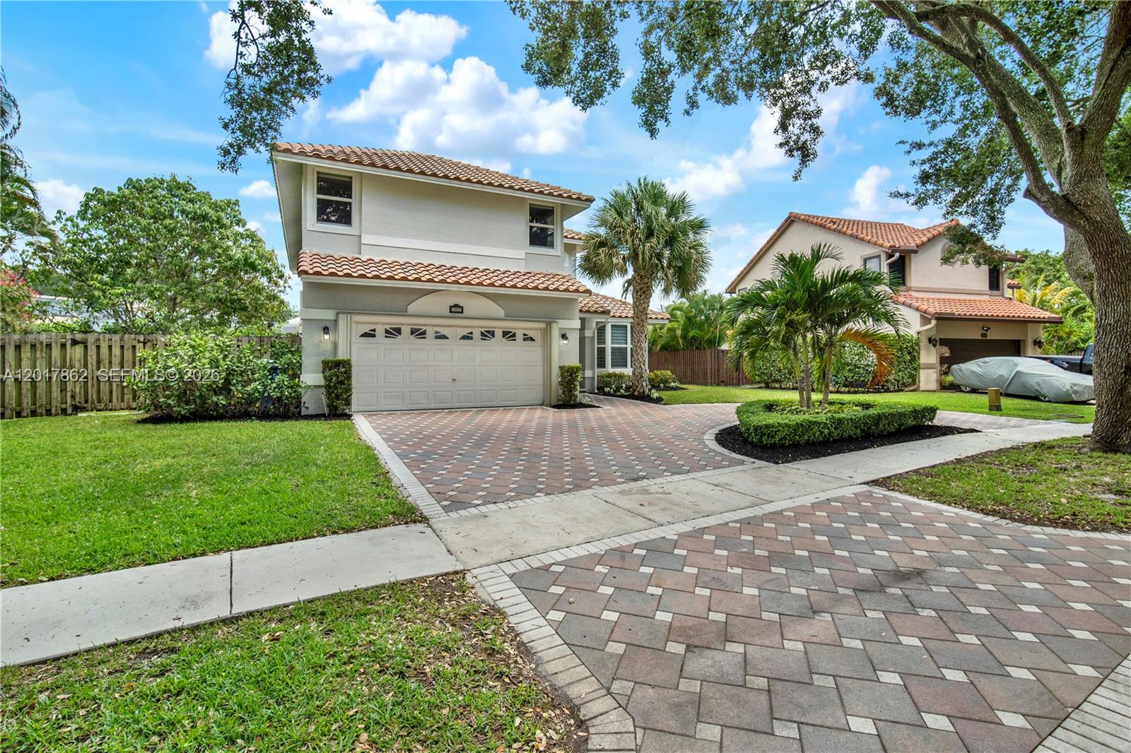 EMBASSY LAKES - Residential