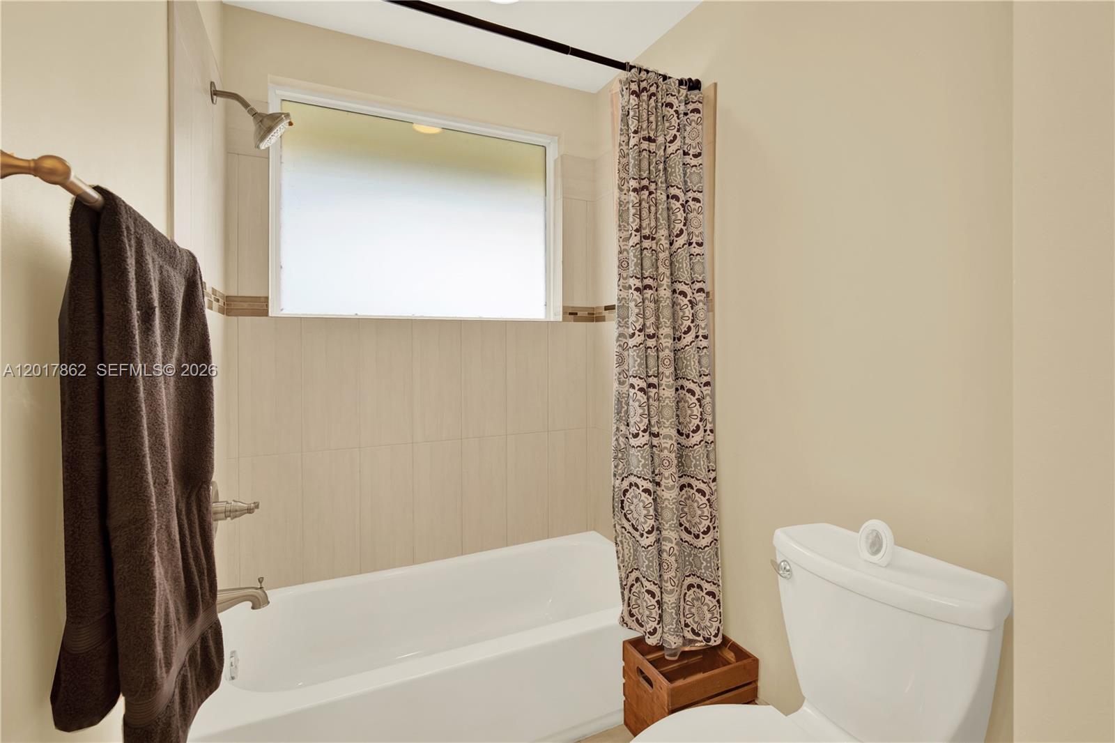 EMBASSY LAKES - Residential