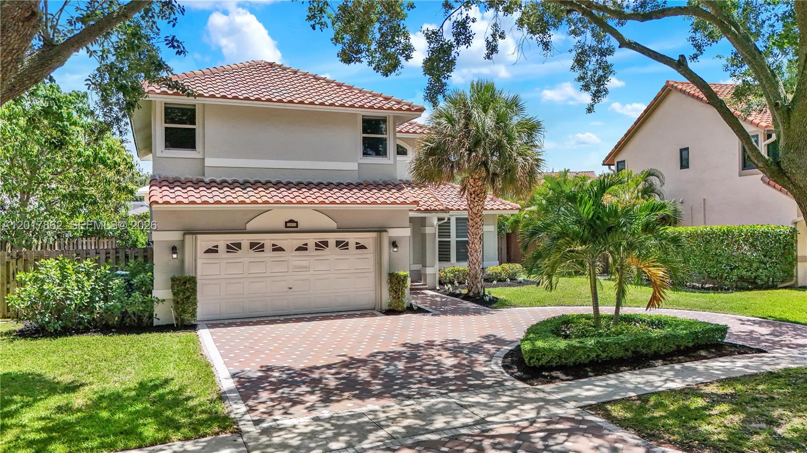 EMBASSY LAKES - Residential
