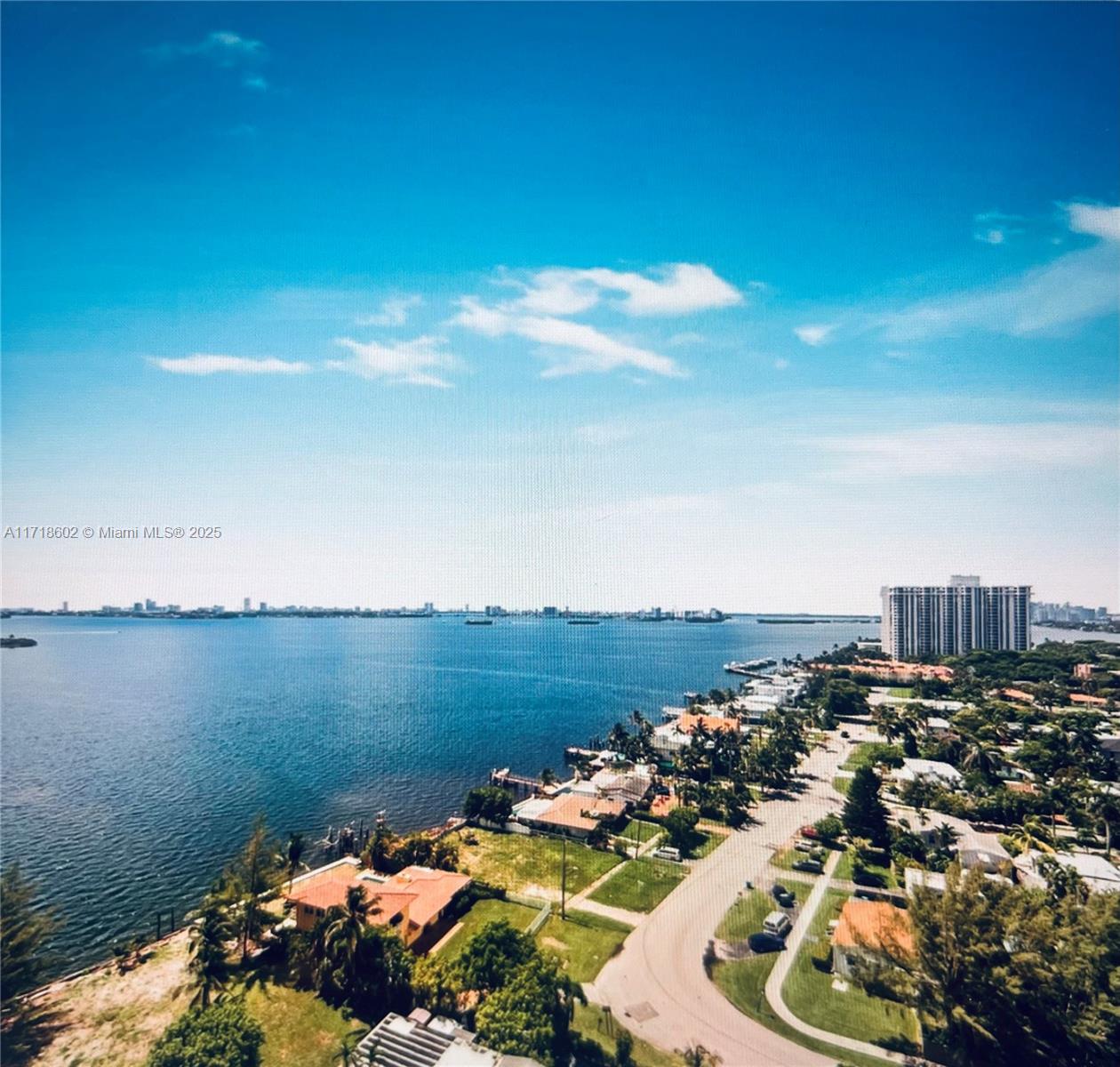 Rental Property at 11111 Biscayne Blvd 4E, Miami, Broward County, Florida - Bedrooms: 2 
Bathrooms: 3  - $3,400 MO.