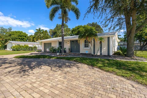 Tiny photo for 1223 Biltmore Dr, Fort Myers, FL 33901 (MLS # A12077291)