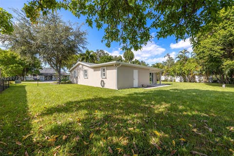 Tiny photo for 1223 Biltmore Dr, Fort Myers, FL 33901 (MLS # A12077291)