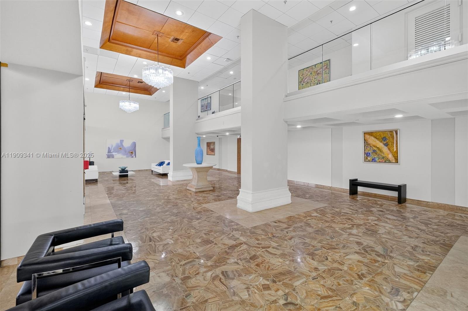 LE TRIANON CONDO - Residential Lease